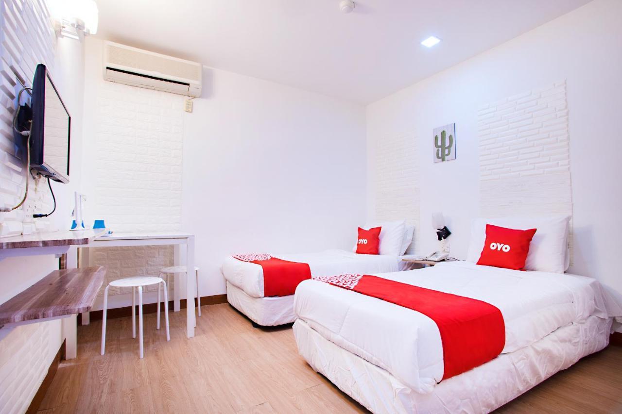Oyo 43963 T Signature Hotel Petaling Jaya Luaran gambar