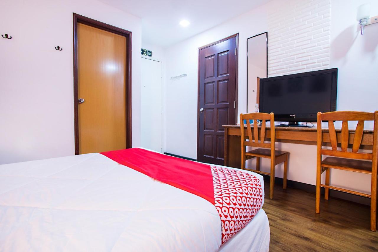 Oyo 43963 T Signature Hotel Petaling Jaya Luaran gambar