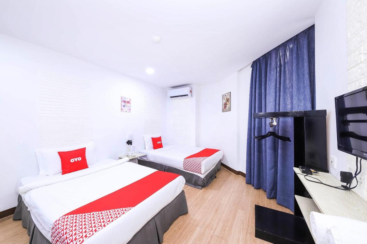 Oyo 43963 T Signature Hotel Petaling Jaya Luaran gambar