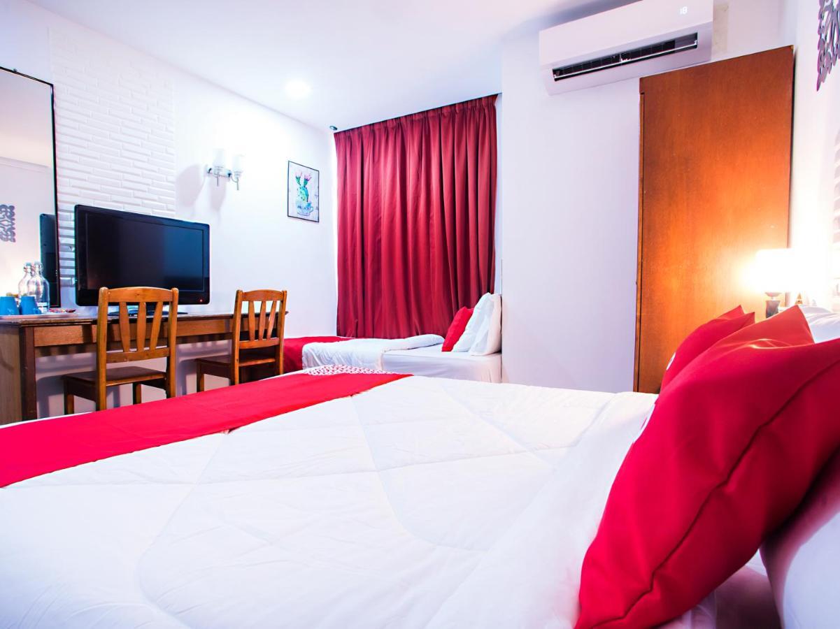 Oyo 43963 T Signature Hotel Petaling Jaya Luaran gambar
